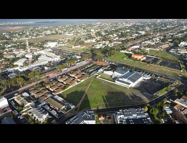 300M² BUILDING FOR SALE IN TABLE VIEW